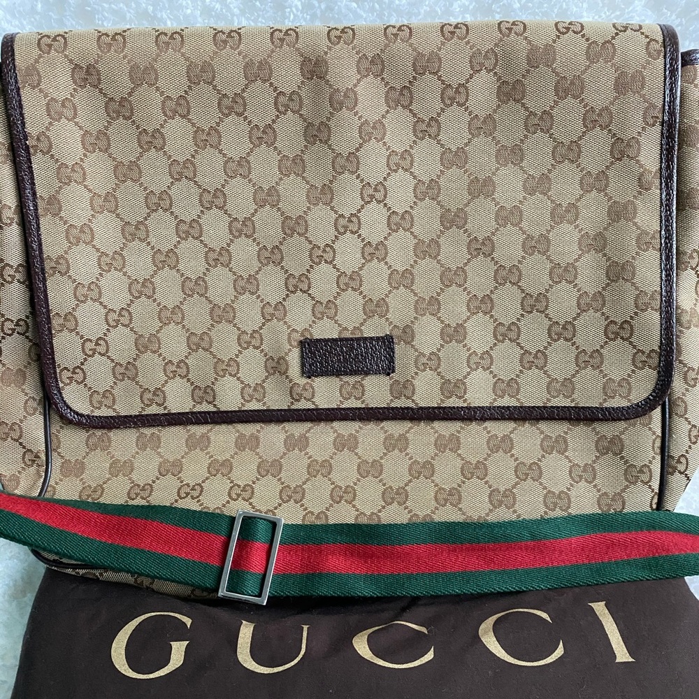 😍SOLD😍

Aythentic GG flap messenger bag - Picture 2 of 6